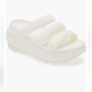 CROCS Mega Crush Platform Wedge Sandal (WOMENS) size 9 CHALK